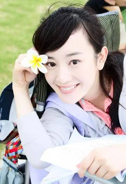 原创张檬身材让人羡慕前凸后翘还有细腰消肿后颜值也回升