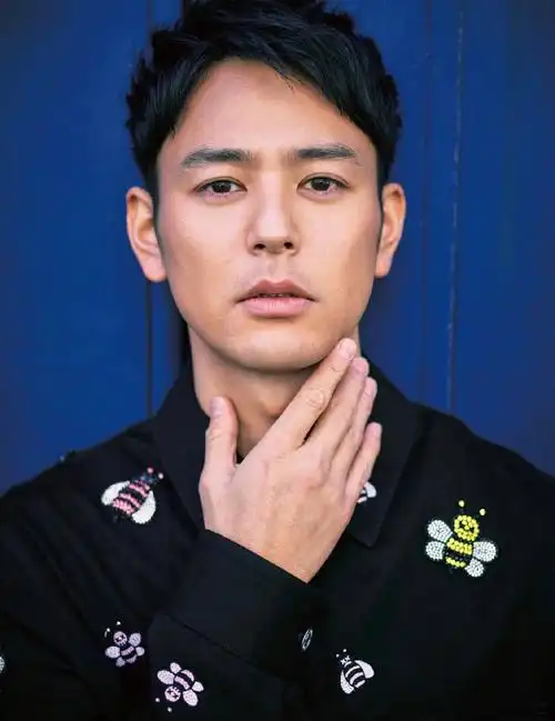 > 妻夫木聪城市街拍大片写真图片(8/8)