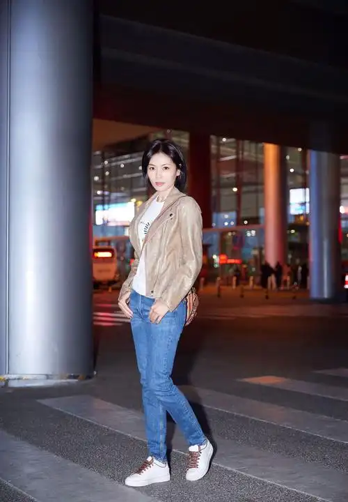 刘涛日常穿搭判若两人,这气质怎么看都不像是42岁的女人