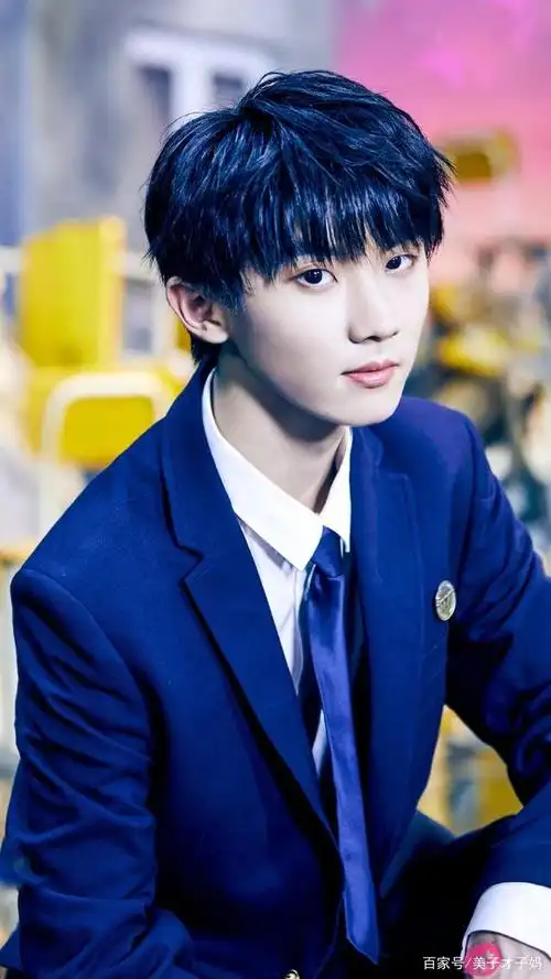 时代少年团马嘉祺西装图片:弟弟西装也太帅了吧