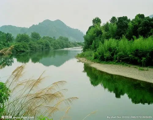 小河静悄悄图片