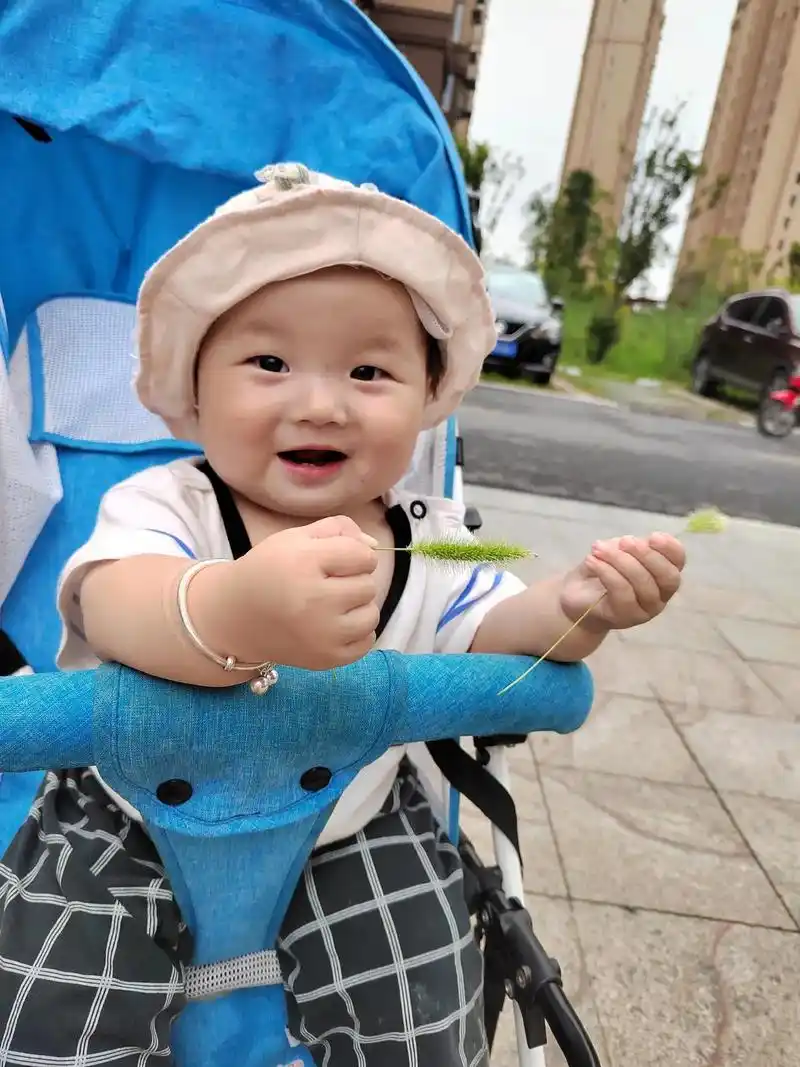 生活随拍记录美好瞬间 #这个夏天 宝宝一周岁啦#只有照片能 - 兑趑