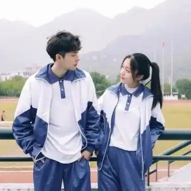 学生情侣头像一男一女穿校服,精美头像-可爱美图
