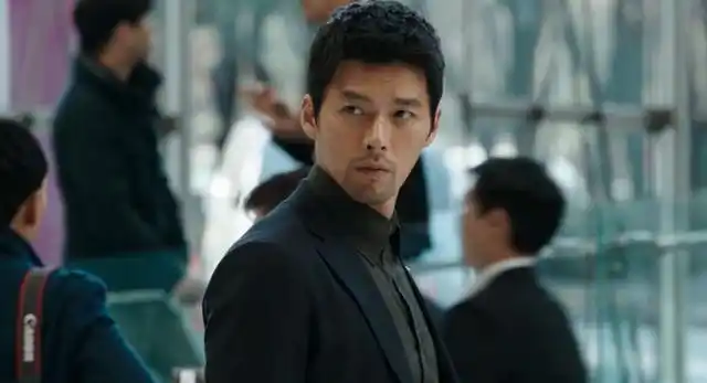 电影《机密同盟》玄彬演的同样是男人味爆发的北韩人「任铁零」.