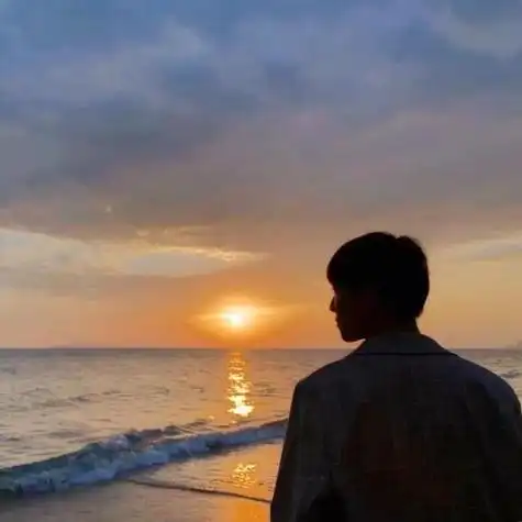 头像男生背影落寞