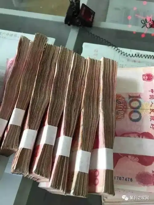 繁昌一男子在银行取钱10万,检查一看却只有9万