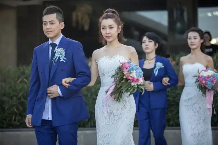 张玮杨烨巴厘岛完婚 真情告白下跪催泪