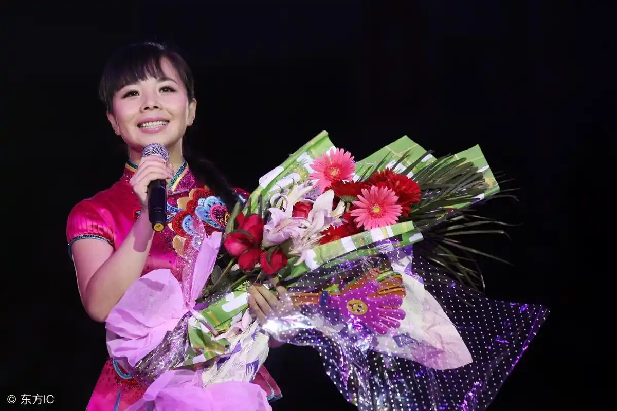 青年民族歌唱家:王二妮