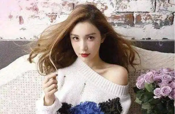 曾插足薛之谦婚姻还与前夫闹到法院如今官宣恋情与男友配一脸