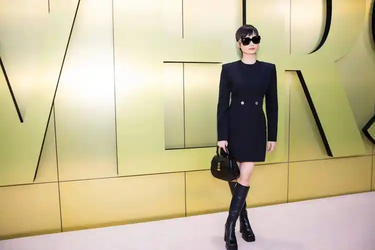 李宇春代言范思哲,是平等对话还是无可奈何?_品牌_中国_合作