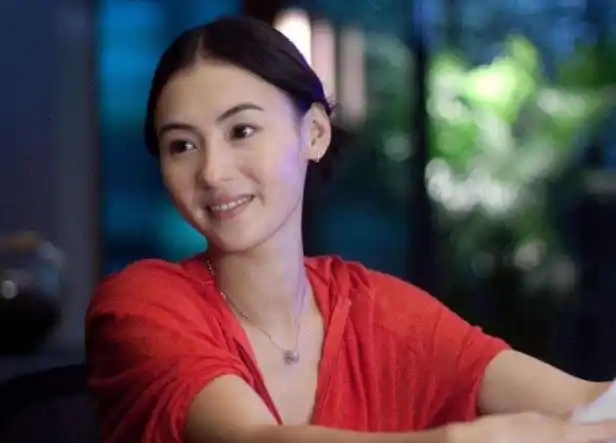 从美少女到魅力女人,张柏芝学生时期证件照,笑容甜美眉清目秀