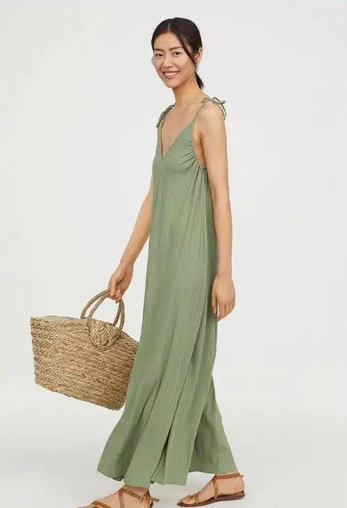 大表姐刘雯穿搭满满的夏日活力