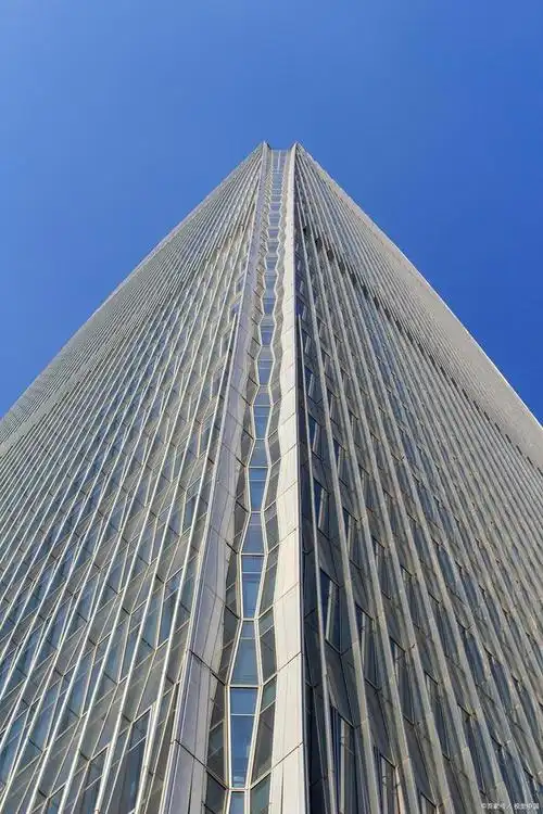 地球上所有人都住在同一栋摩天大楼会发生什么