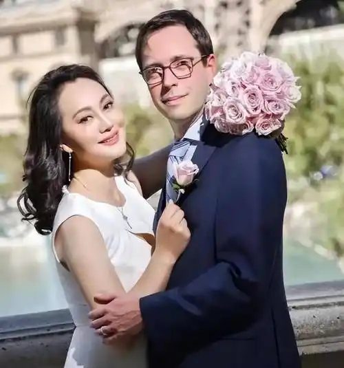 转身投入地产大亨怀抱,大宋佳真的太狠了_张学津_张楚楚_成为了