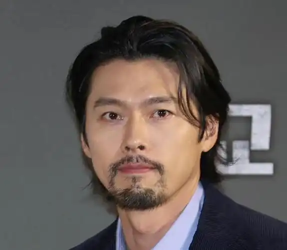 谁敢信这是40岁状态?玄彬不刮胡子,网友吐槽像村口流浪汉