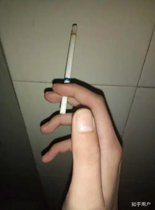 抽烟的女生是什么样的女生?