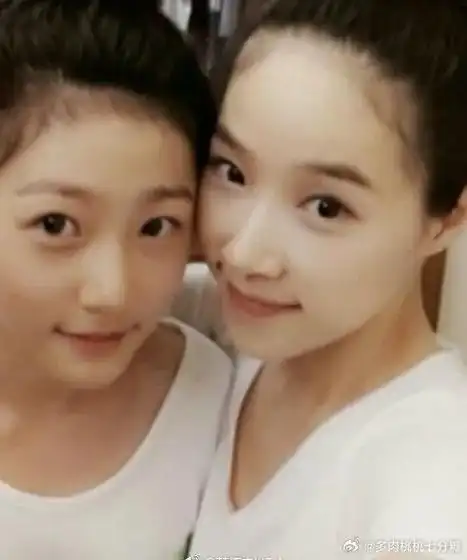 她更疯版)  在成年以前,金赛纶的标签一直是"天才童星"9岁演电影出道