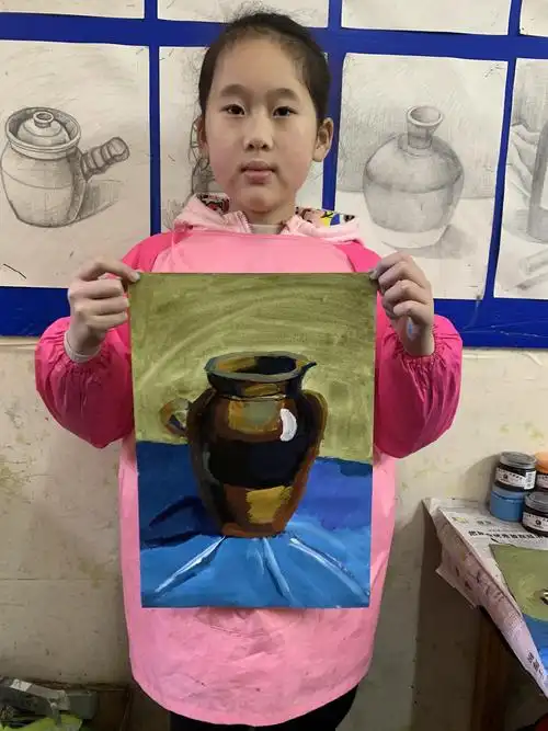 23 12.28) 四年级水粉教学《单个静物写生——深色釉罐》