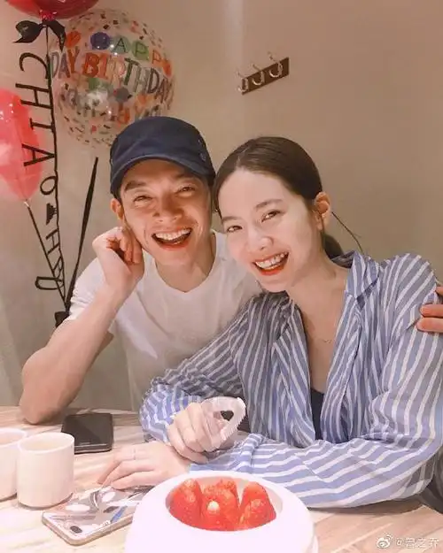 沈腾易烊千玺搞笑名场面(男明星们的女装大合集)(1)