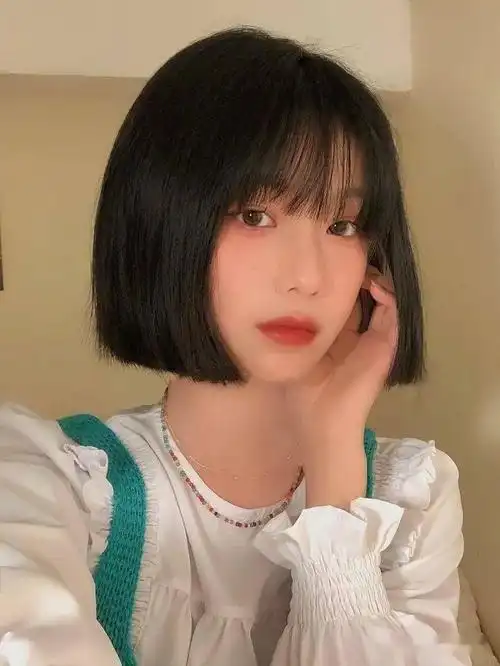 "发廊人气初恋齐脖短发"_发型