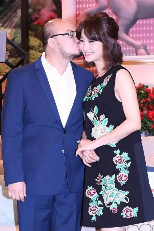 赵小侨与刘亮佐喜迎海岛婚礼 放话要"生3个"