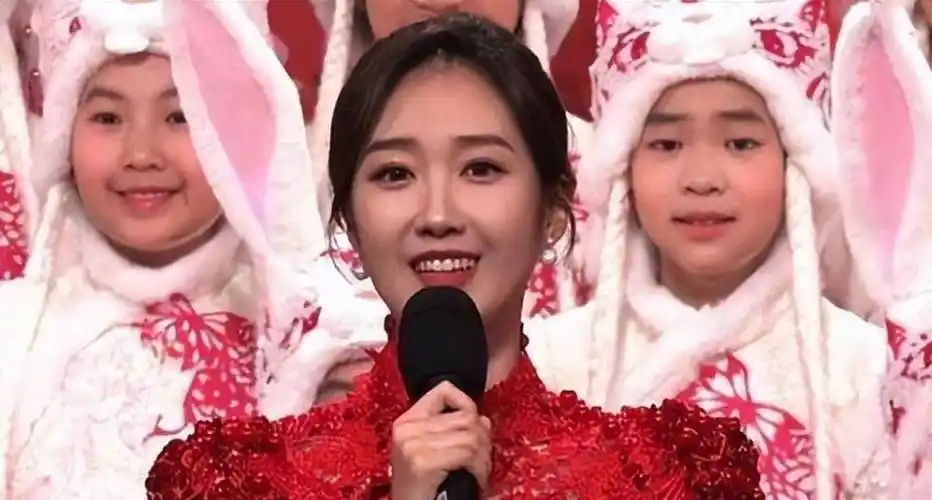 央视春晚分会场揭晓,主持人马凡舒备受瞩目,刘心悦人气高涨!