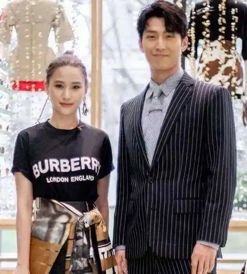 何超莲陪俩侄女过万圣节,打扮成南瓜造型,姑侄三人同框画面温馨_何猷