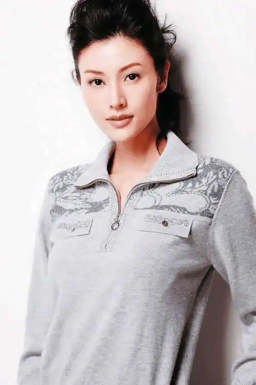 李嘉欣真的是明艳大美女