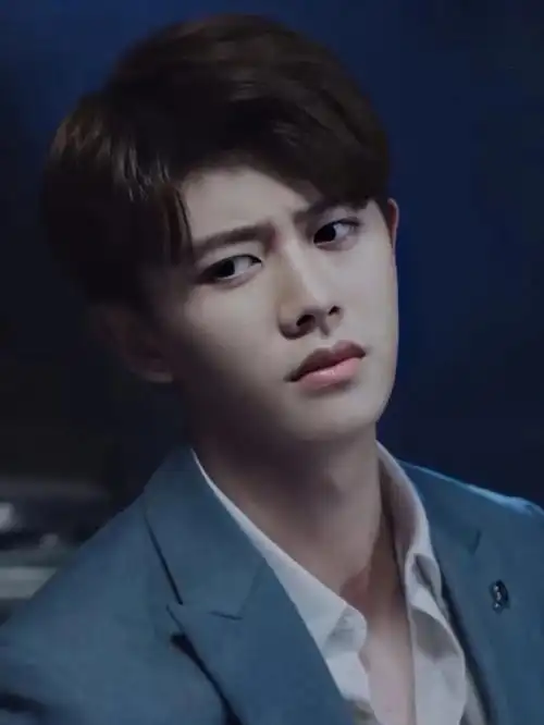 壁纸任嘉伦不说再见