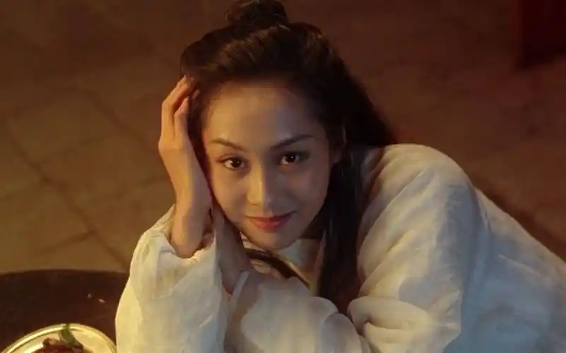 长相不够却要演"天下第一美女",谁的审美出了问题?