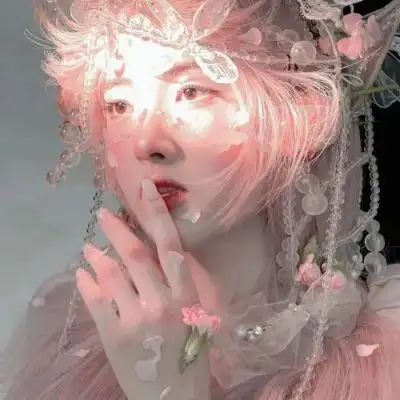 仙气小清新女生头像开在废墟的玫瑰照样浪漫