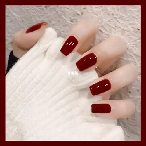 秋冬美甲简约显白酒红色美甲