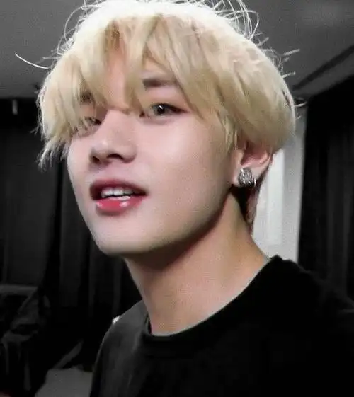 金泰亨kpop永一#02#蔻蔻空间冒泡#  亮晶晶的 眼睛 嘴唇 脸蛋 全部