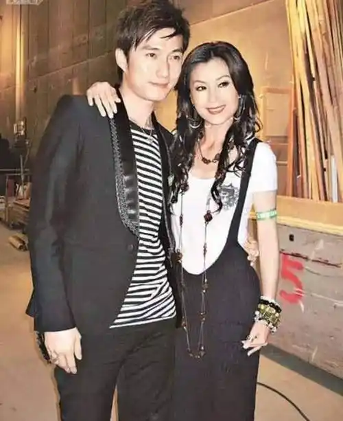 赌王三房何超云现身医院心情好,被爆新恋情,旧爱陈山聪月初结婚_旅游