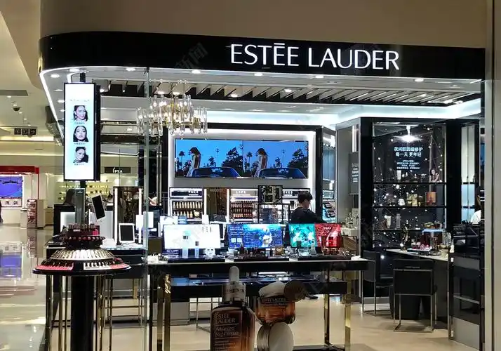 利润缩水六成,中国高端美妆遇冷  雅诗兰黛ceo称结束了艰难的一年