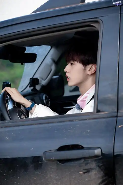 焉栩嘉活力满分的夏天