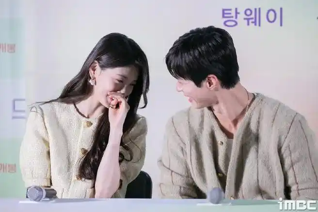 秀智朴宝剑新闻图##朴宝剑秀智新闻图