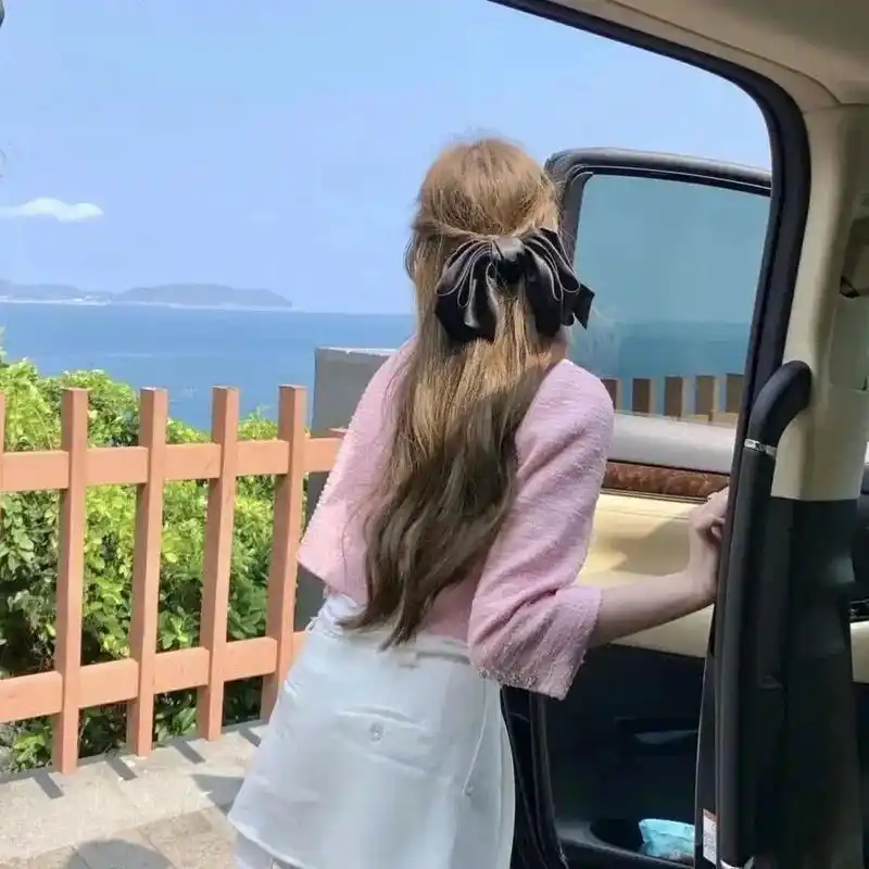 美女背影头像 女生不露脸头像  礼貌拿图谢谢