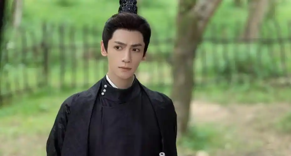 迪丽热巴再启古装新作,携手罗云熙领衔出演,角色人设量身定做