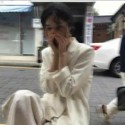 qq头像女生模糊高清好看的朦胧模糊女头像图片精选