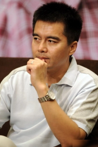 许亚军大儿子帅照曝光,已被中戏录取,将会与爸爸成为校友