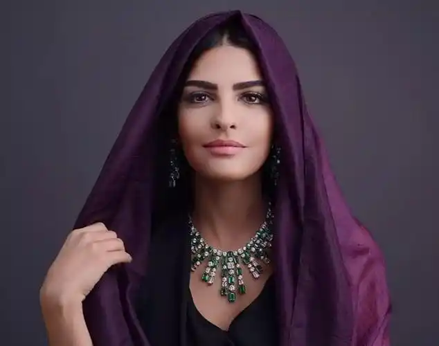 她是沙特最美王妃得丈夫独宠5年摘下头纱惊艳了世界