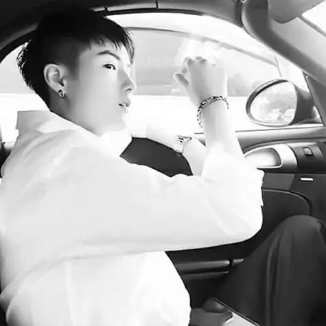 男生头像帅气高冷超拽黑白