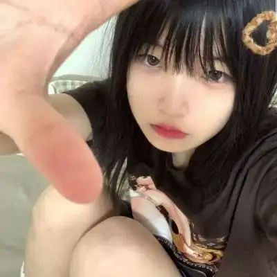 优质真人气质女生头像车与车总是相撞人与人总是相让