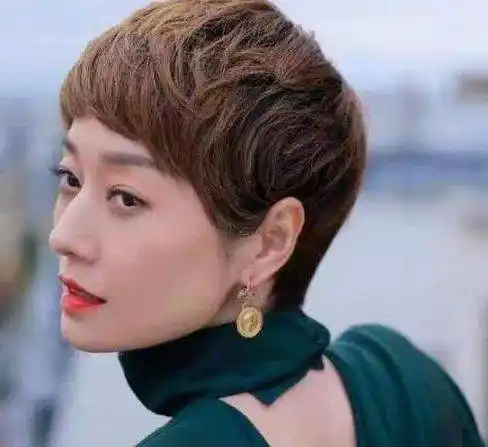 八卦离婚女明星_盘点娱乐圈离婚女星,杨幂越来越年轻,你心疼哪一位?