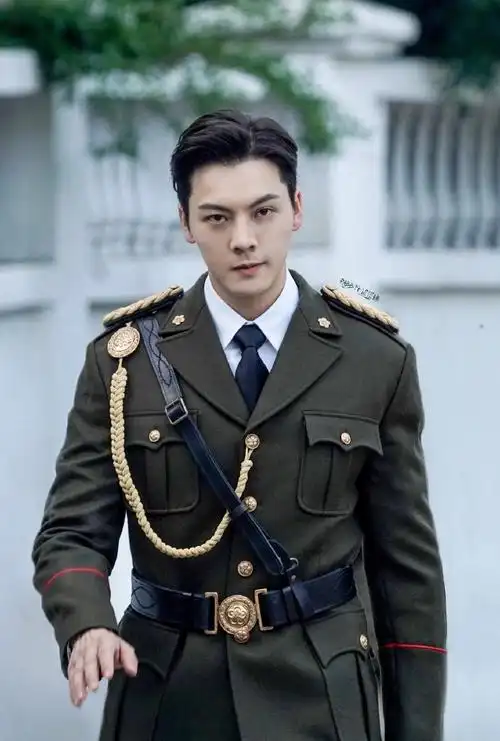 已帅晕,又想边拍边播了#张启山你的兵回来了#