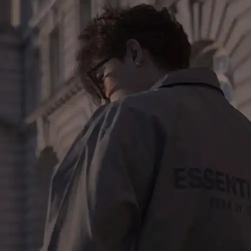 简单干净的男生头像