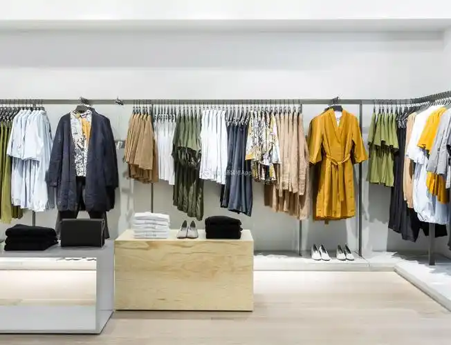 2023成都商场女装专卖店装修设计图片_装信通网效果图