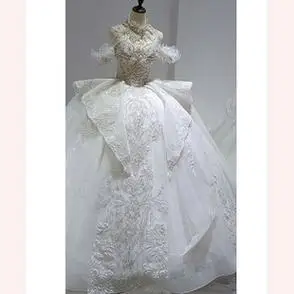 新娘一字肩挂脖重工镶钻奢华大拖尾宫廷法式主纱婚纱礼服2024新款