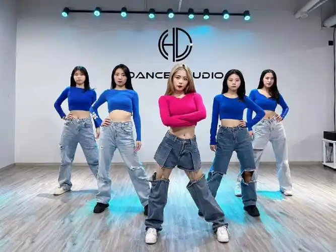 分班制学爵士舞